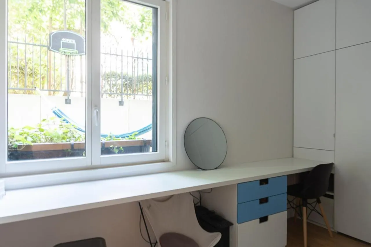 Spacious T3 Of 83 M2 With Garden Paris Apartment
